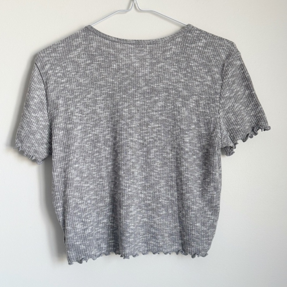 AMERICAN EAGLE | Ruffle Trim Ribbed Midi Tee - Picture 2 of 3